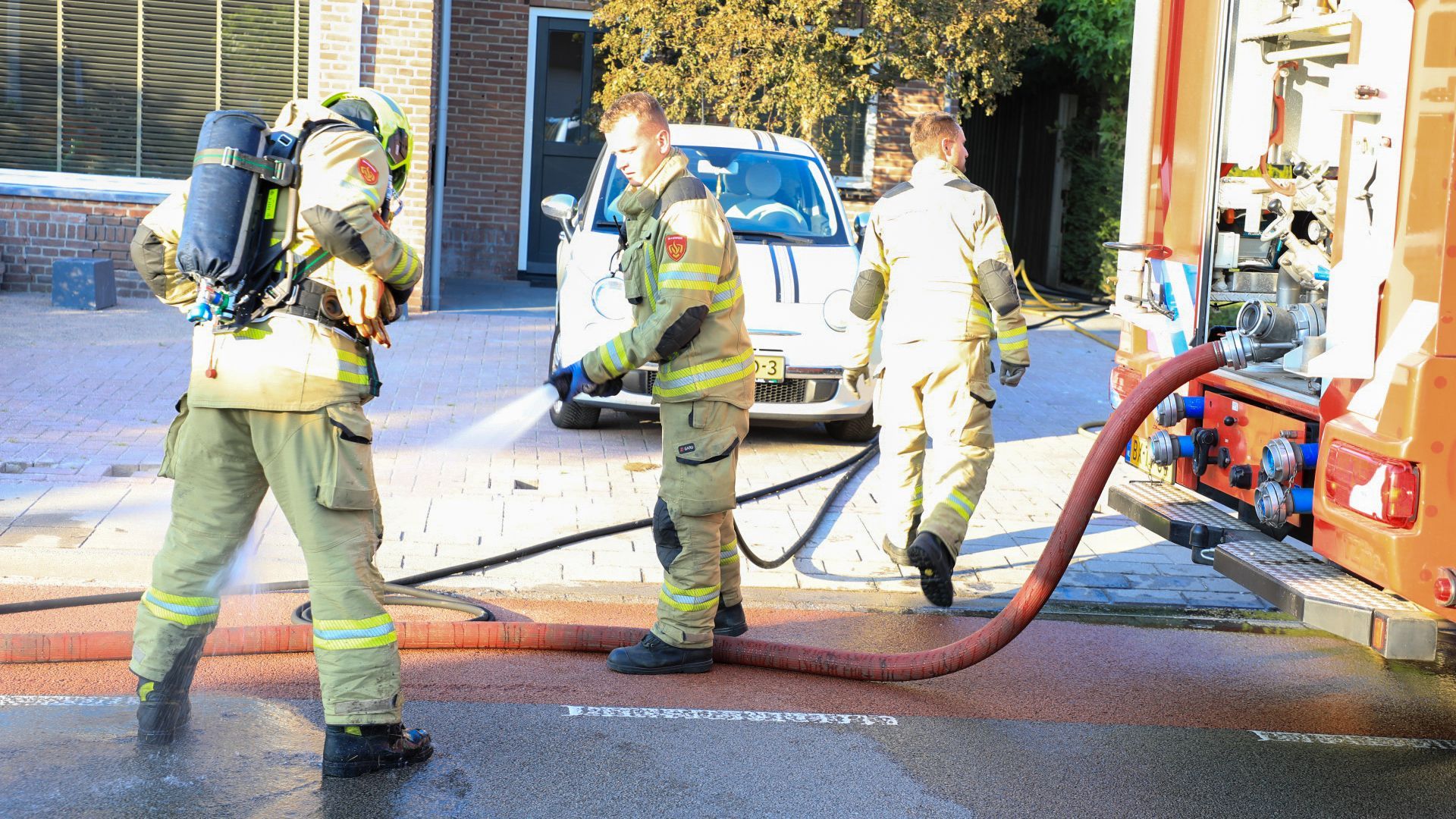 Brand in schuurtje door vuurton in Wekerom – XON