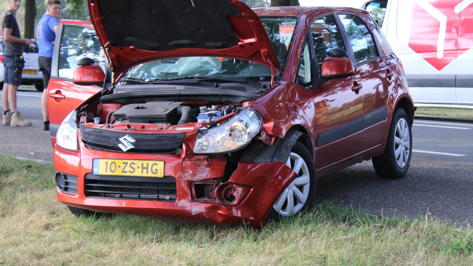 Gewonde bij ongeval met twee autos in De Klomp – XON