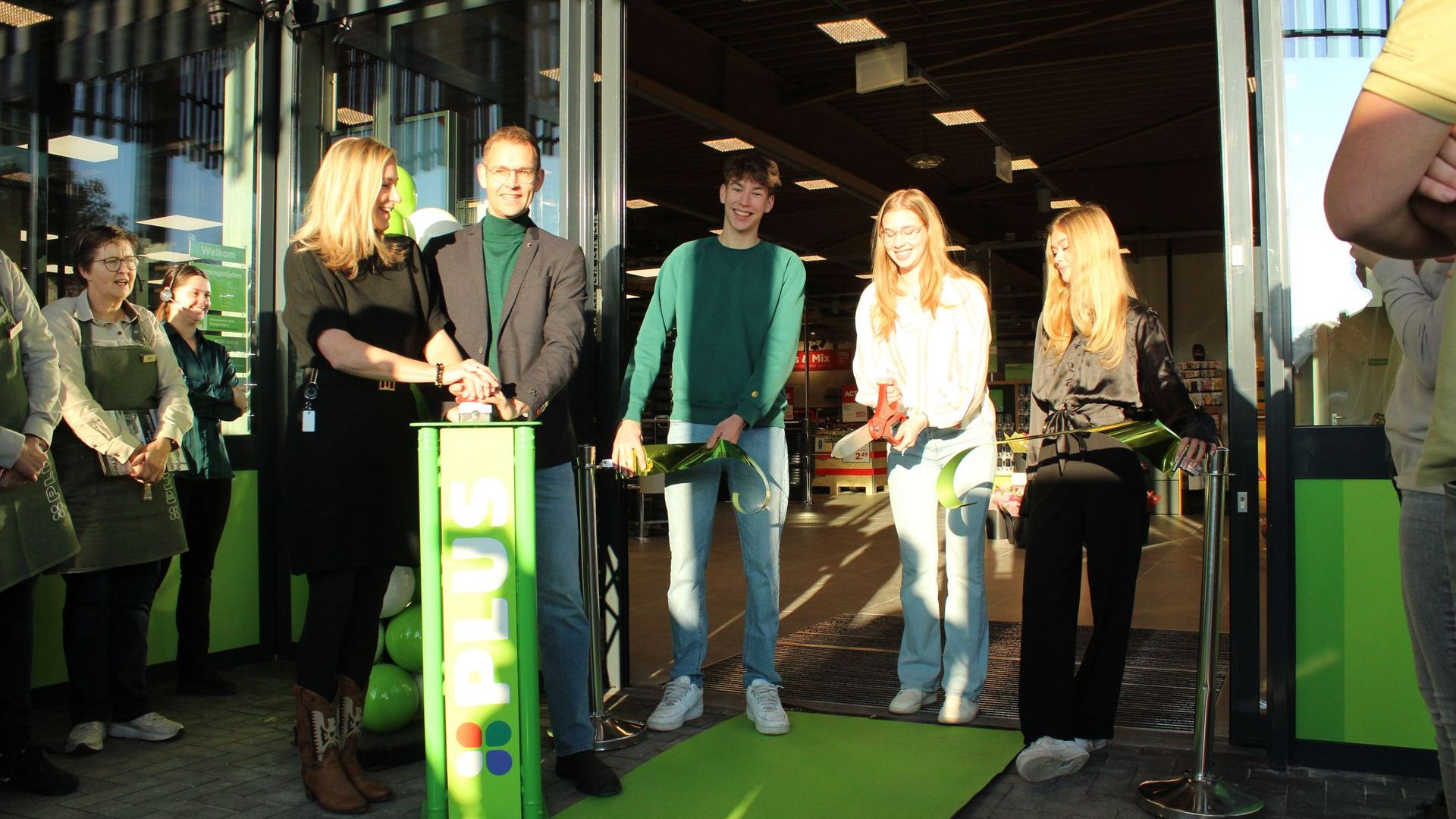Verbouwde supermarkt Harskamp feestelijk geopend – XON