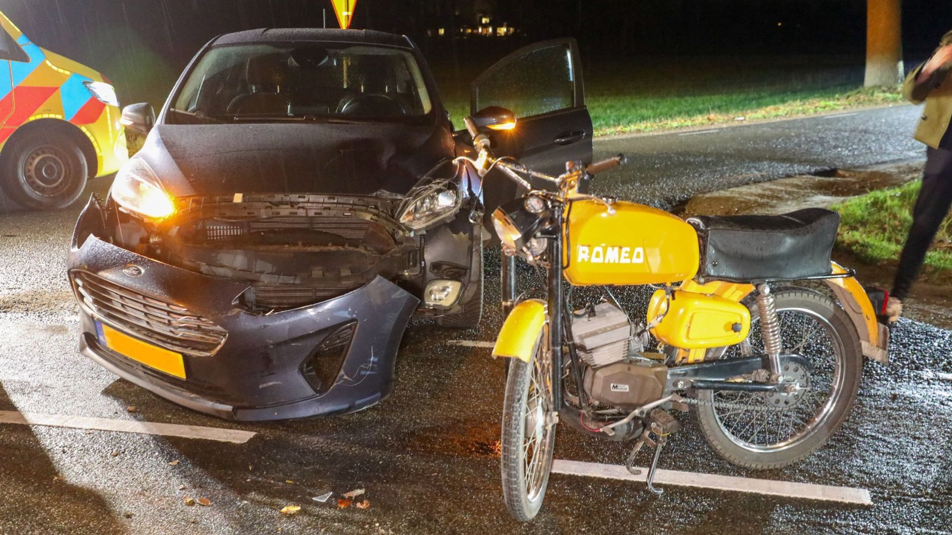 Brommerrijder gewond bij aanrijding in Lunteren