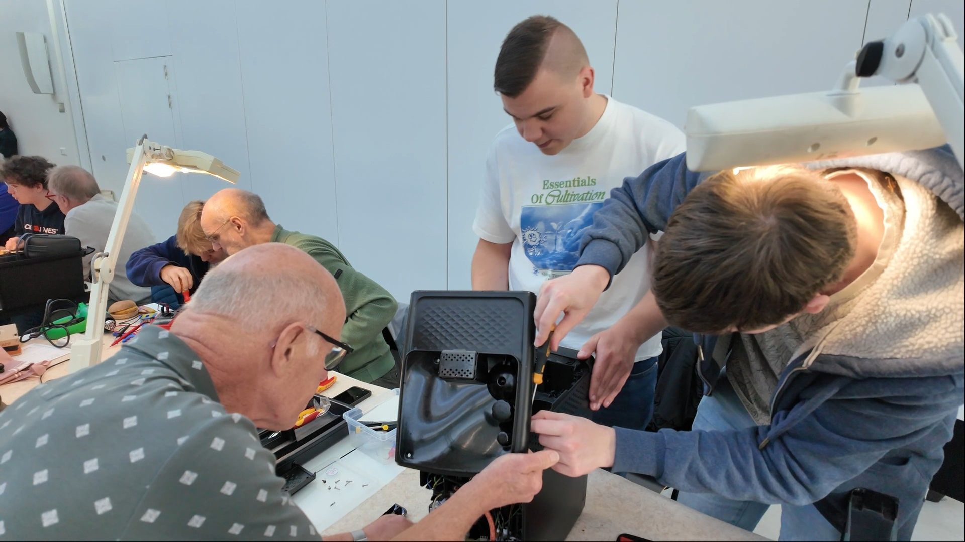 Speciale editie Repair Cafe Ede-Bennekom in Technova College