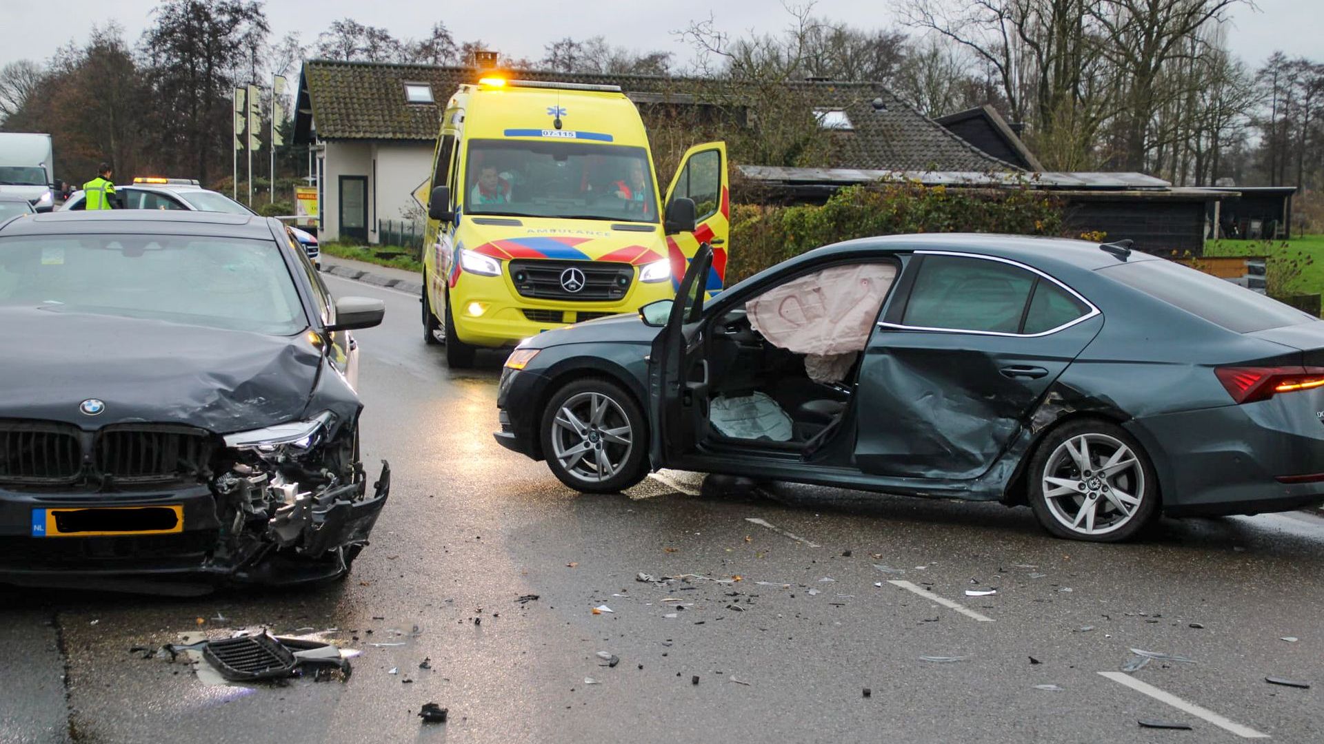 Gewonde en fikse schade bij ongeval in Lunteren