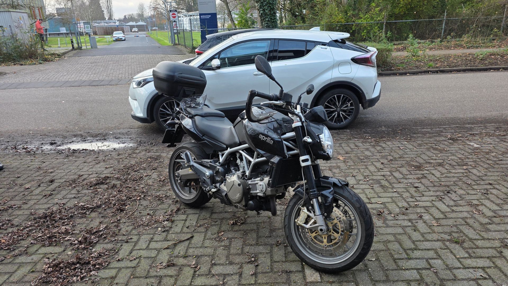 Motorrijder gewond na kop-staartbotsing in Wageningen