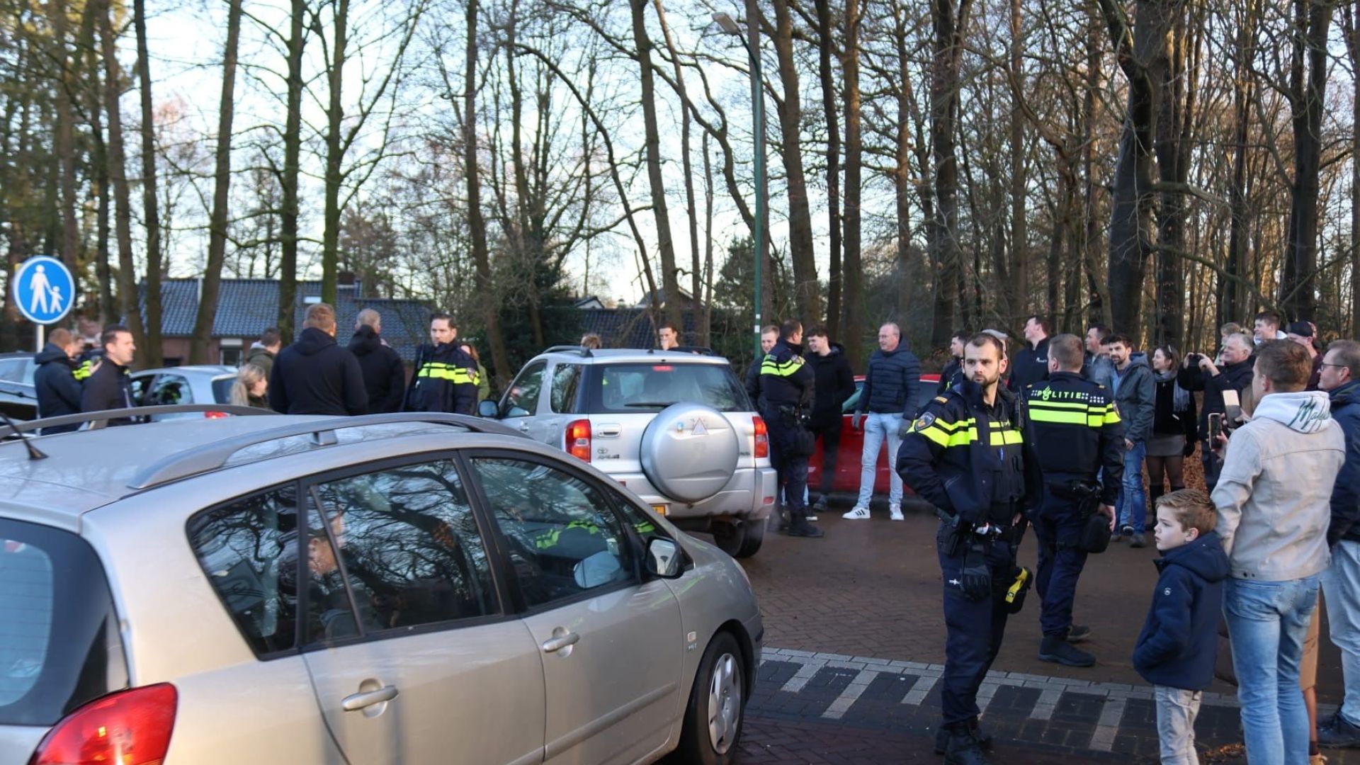Politie moet ingrijpen bij rouwstoet voor doodgeschoten wolf