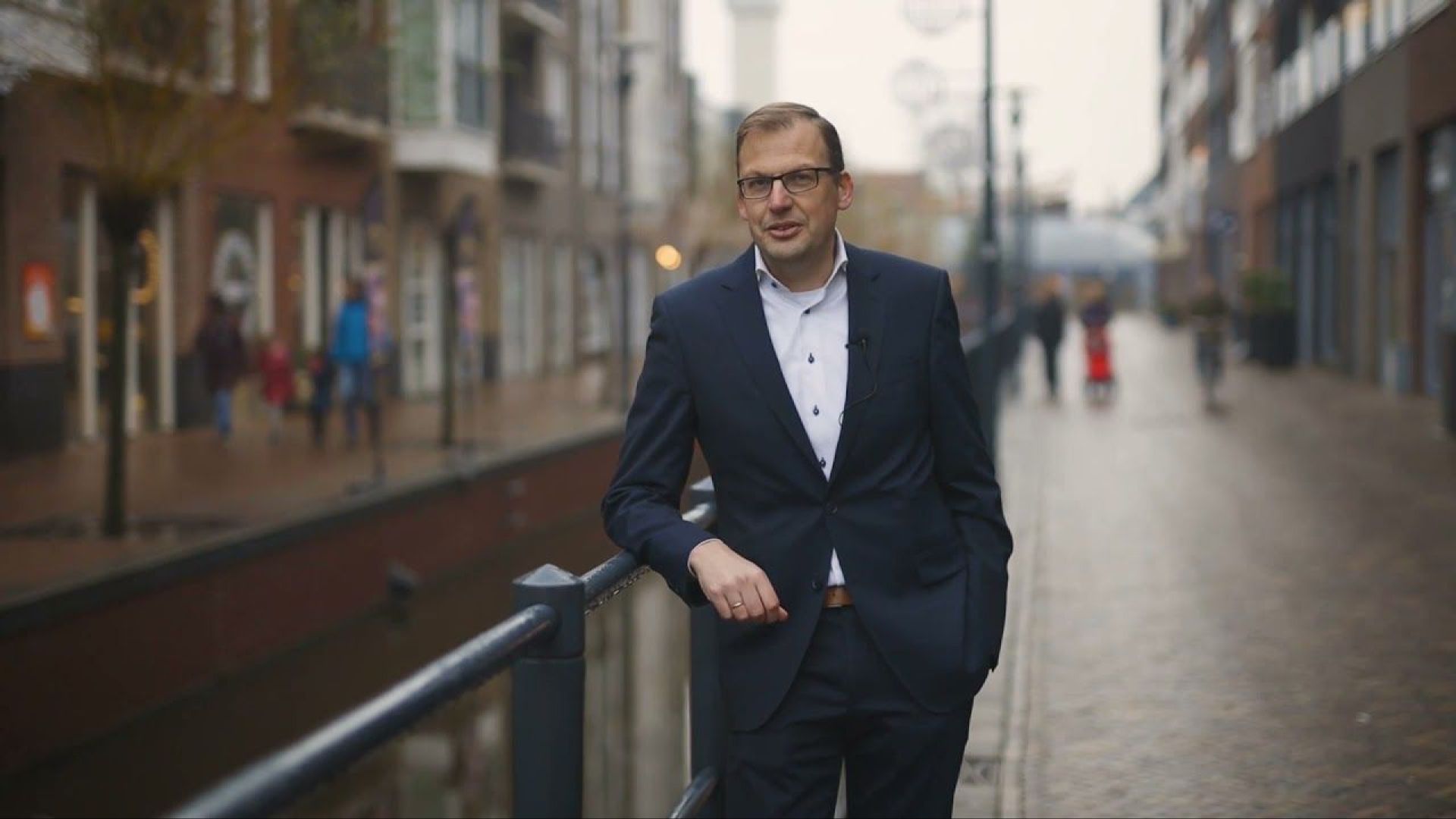 SGP Veenendaal: omgevingsvisie uit balans en theater te duur en te groot