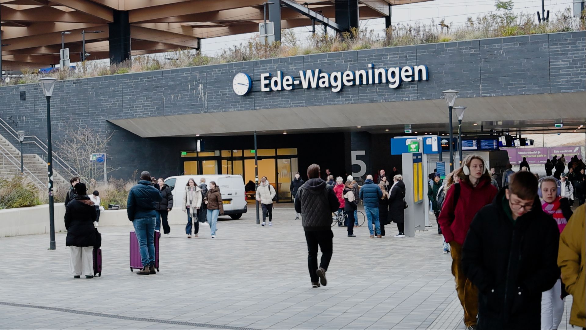 Station Ede-Wageningen krijgt veilige wifi voor bezoekers met publicroam