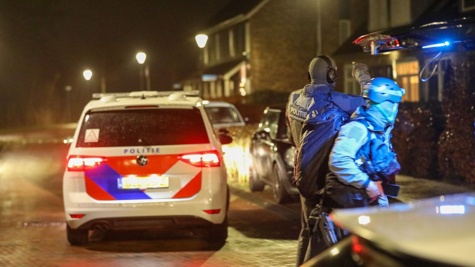 Arrestatieteam valt woning in Scherpenzeel binnen