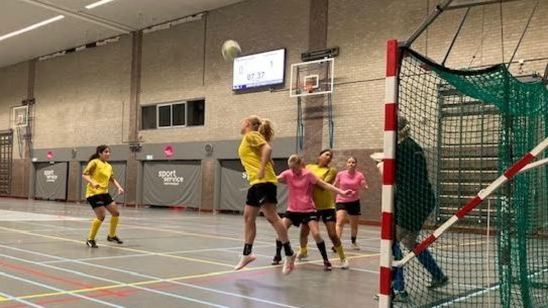 CLV-meisjes door in Team NL Moves zaalvoetbalcompetitie