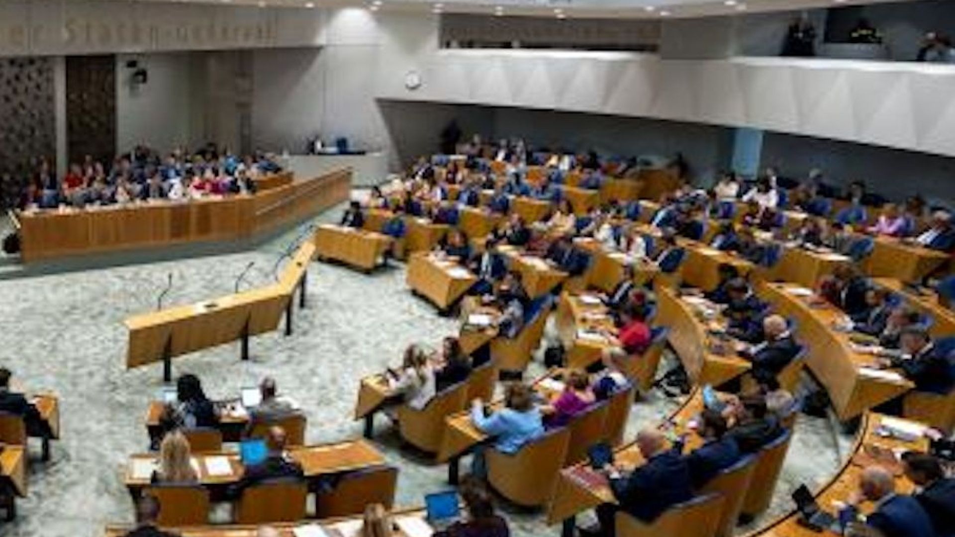 Rhenens Belang en Lokaal Veenendaal doen oproep aan Tweede Kamer: Steun lokale partijen!