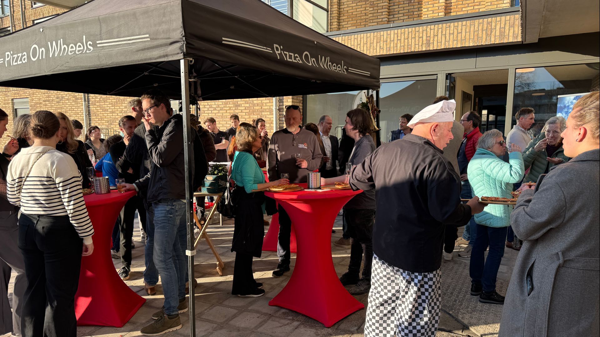 Sleutel voor eerste huurders appartementen Bakker van Voorthuizenlaan Veenendaal