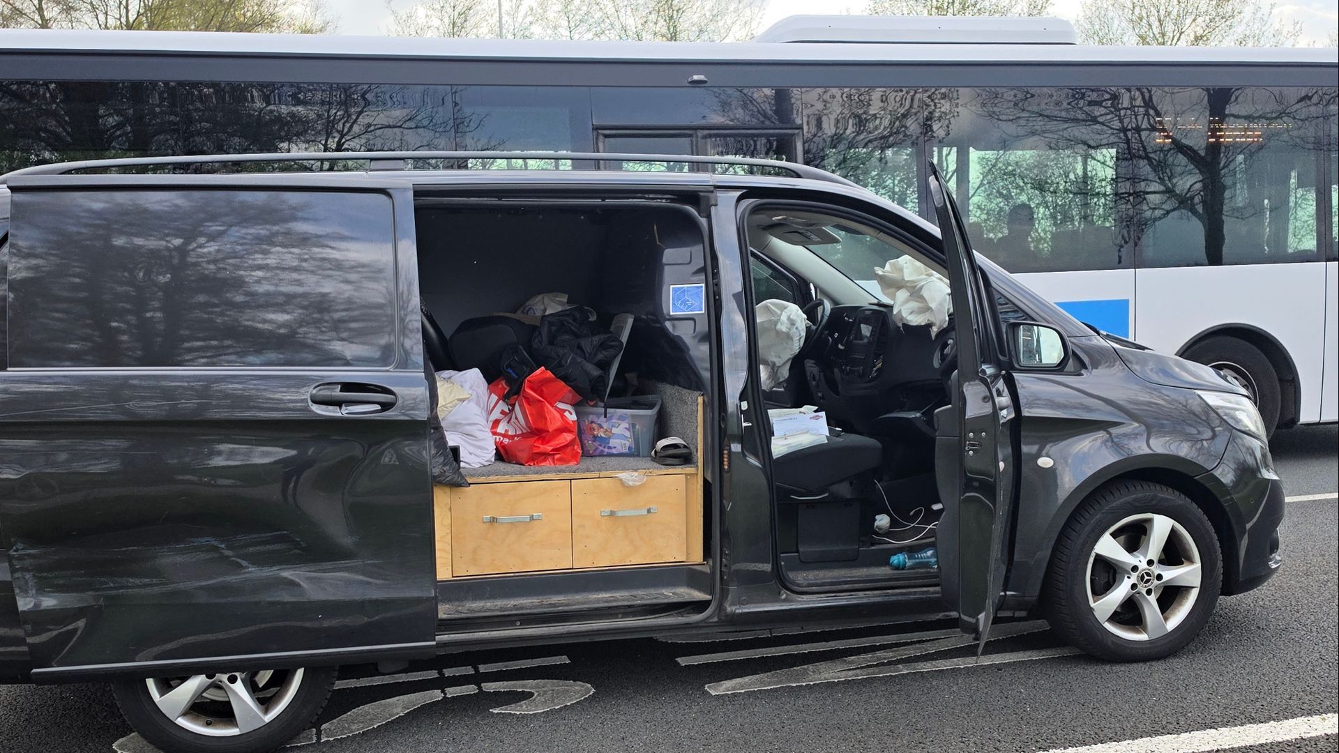 Forse schade en verkeersstremming bij aanrijding in Bennekom