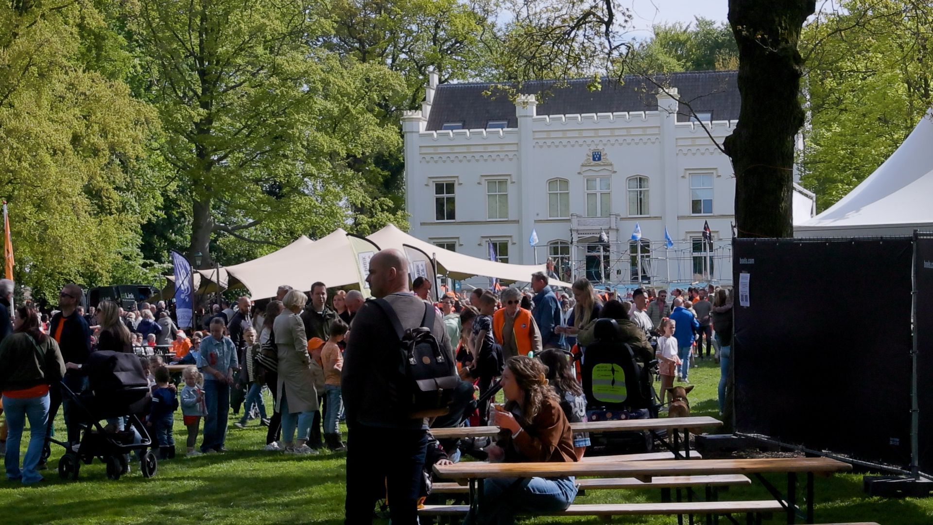 Hoe werd Koningsdag 2026 in Scherpenzeel gevierd?