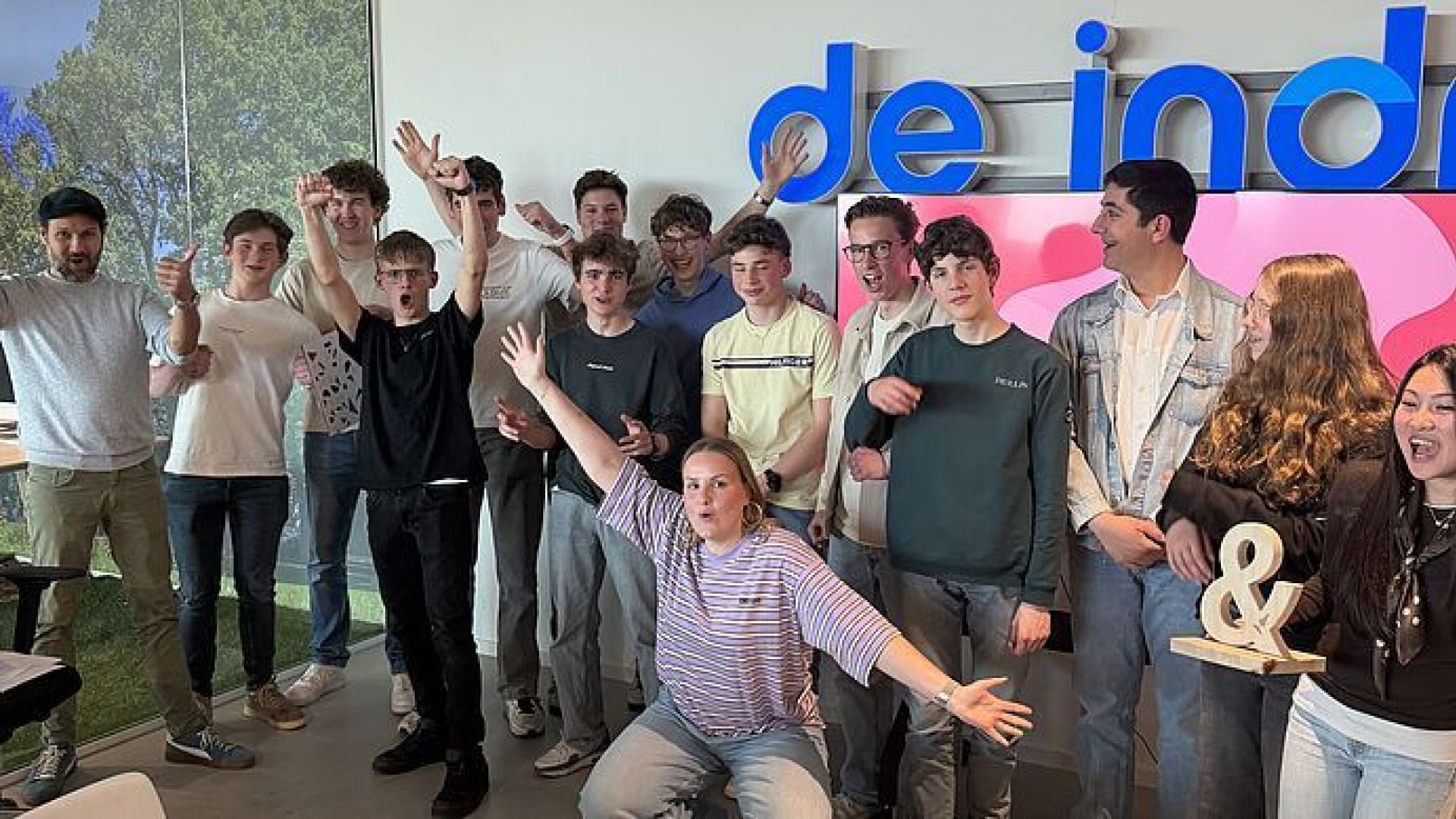 Prijzen voor Jelmer (15) uit Ede en Eleine (17) uit Bennekom in The Boardroom Regio Foodvalley 2026