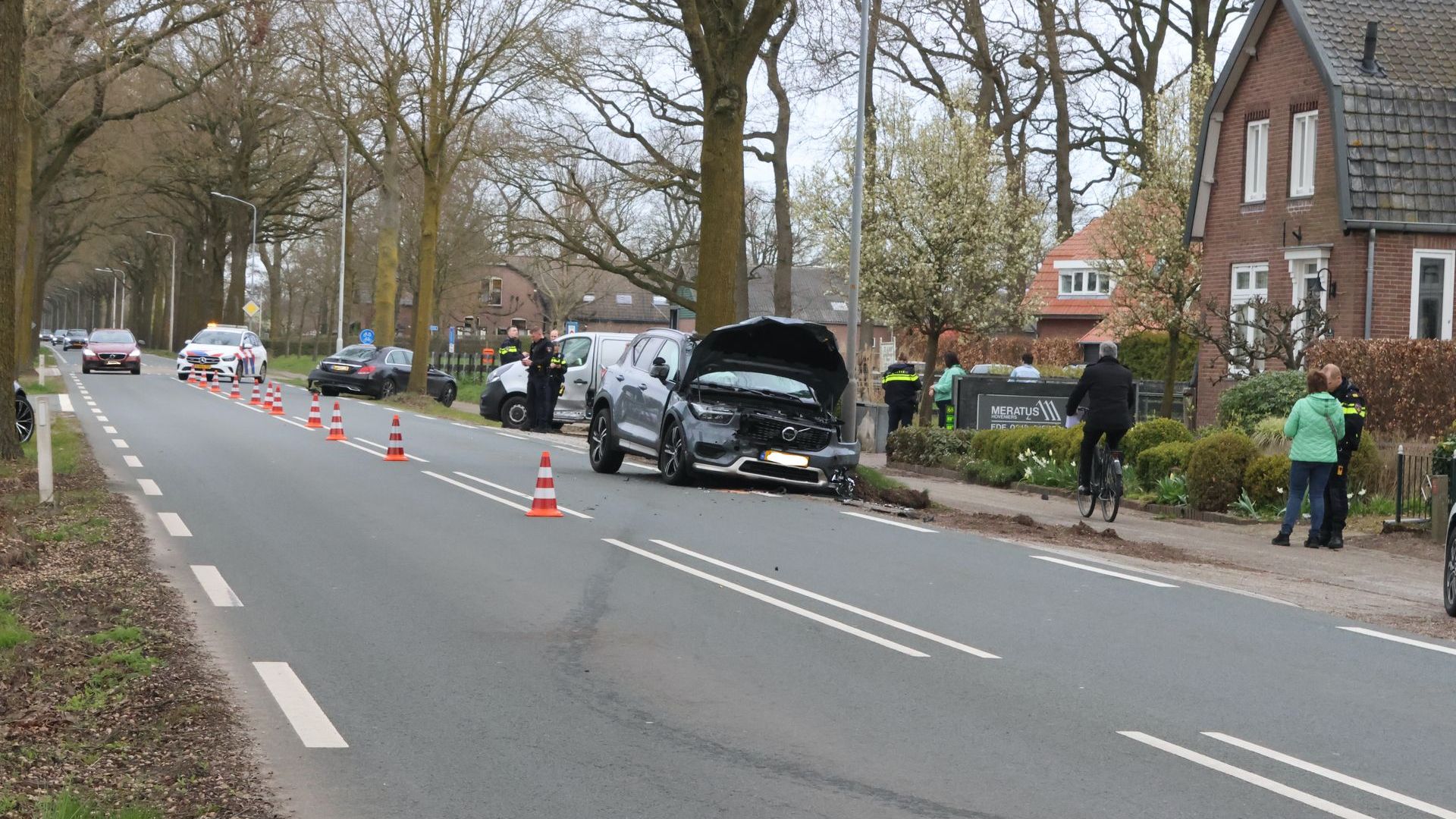 Vier voertuigen betrokken bij ongeval op Lunterseweg in Ede