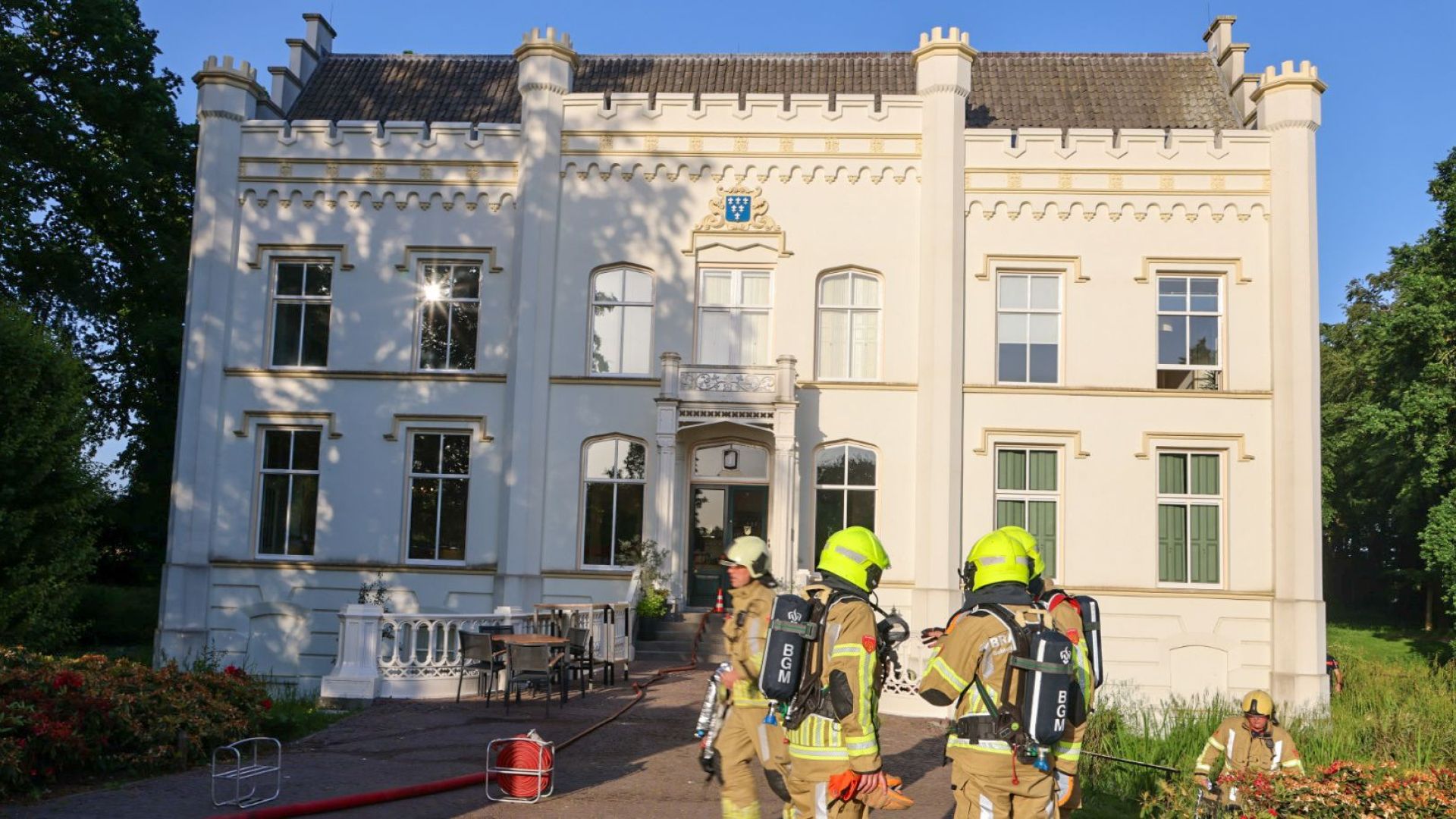 Grote brandoefening met veel rook in Huis Scherpenzeel