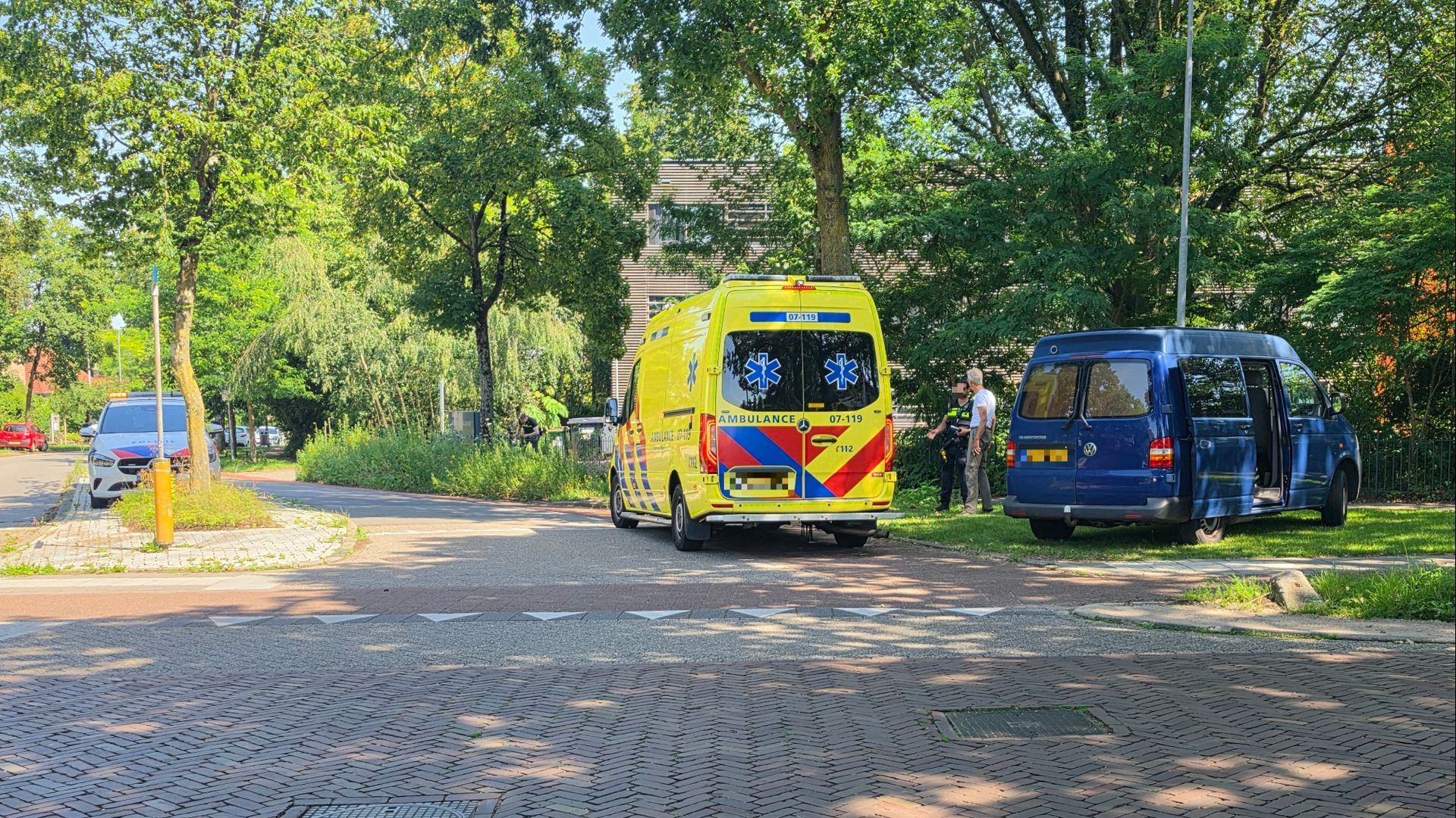 Fietser aangereden door afslaande bestelbus in Wageningen