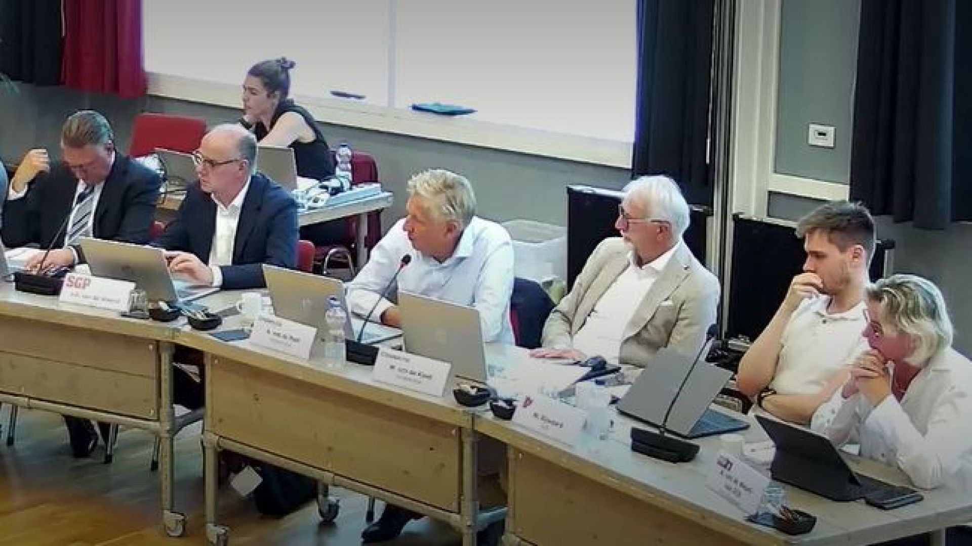 Interpellatie in Scherpenzeel werpt schaduw over installatie nieuw college