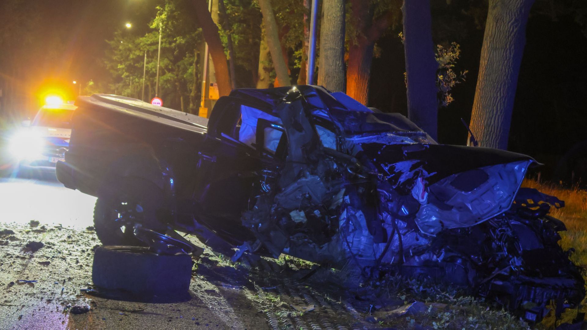 Enorme ravage na ongeval met pick-uptruck tussen Scherpenzeel en Renswoude