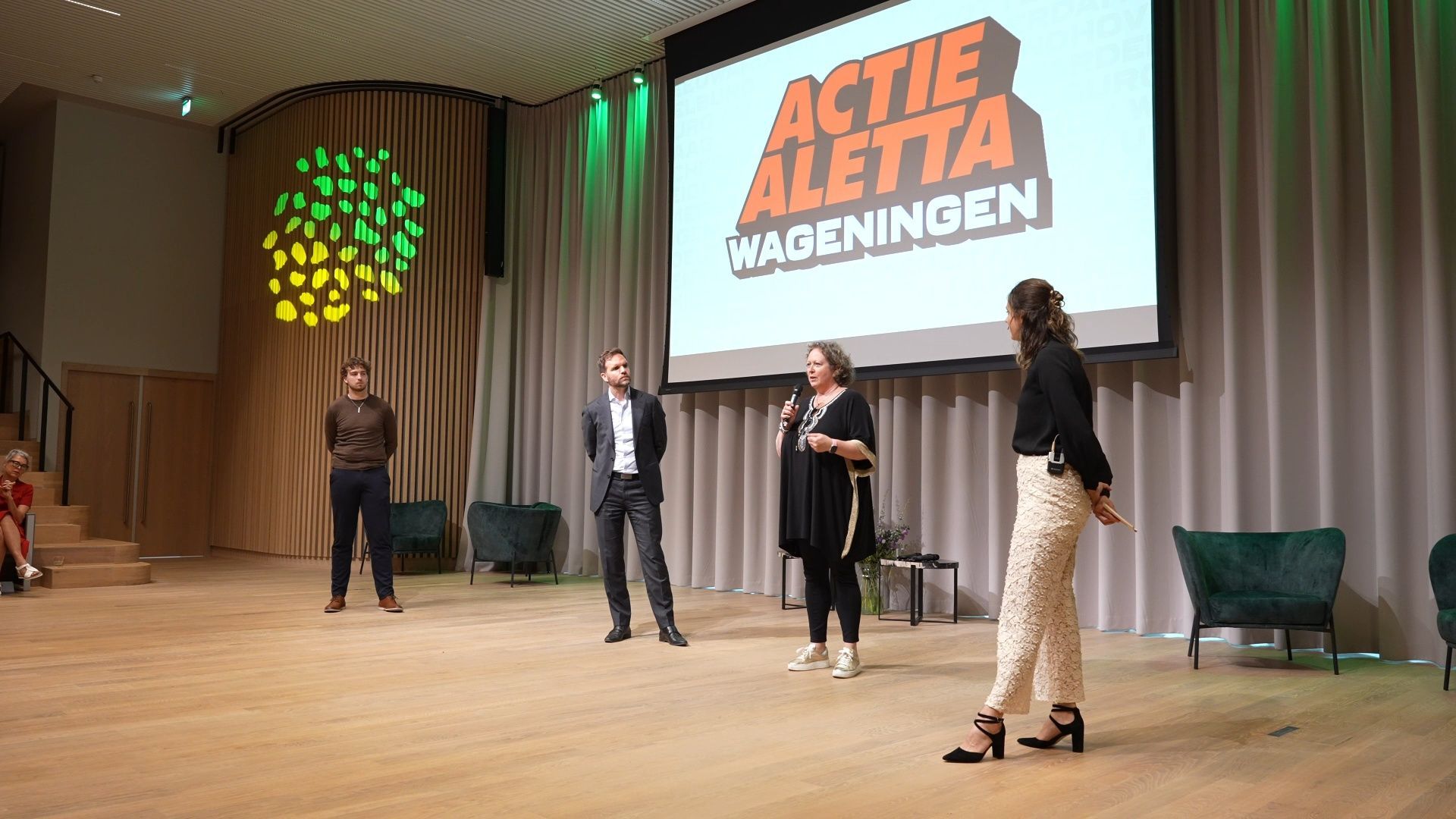 Staatssecretaris Boswijk (defensie) sluit aan bij Actie Aletta in Wageningen