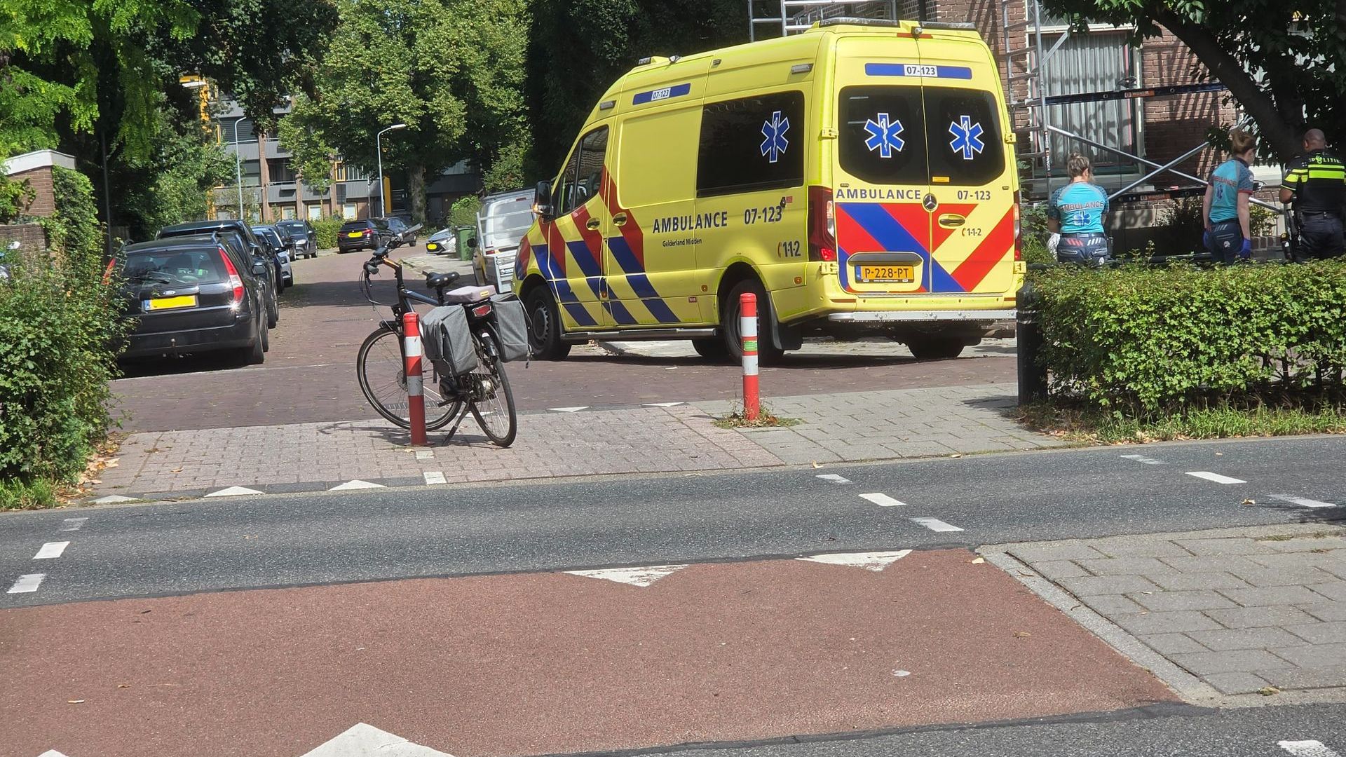 Fietser gewond na aanrijding met auto Wageningen