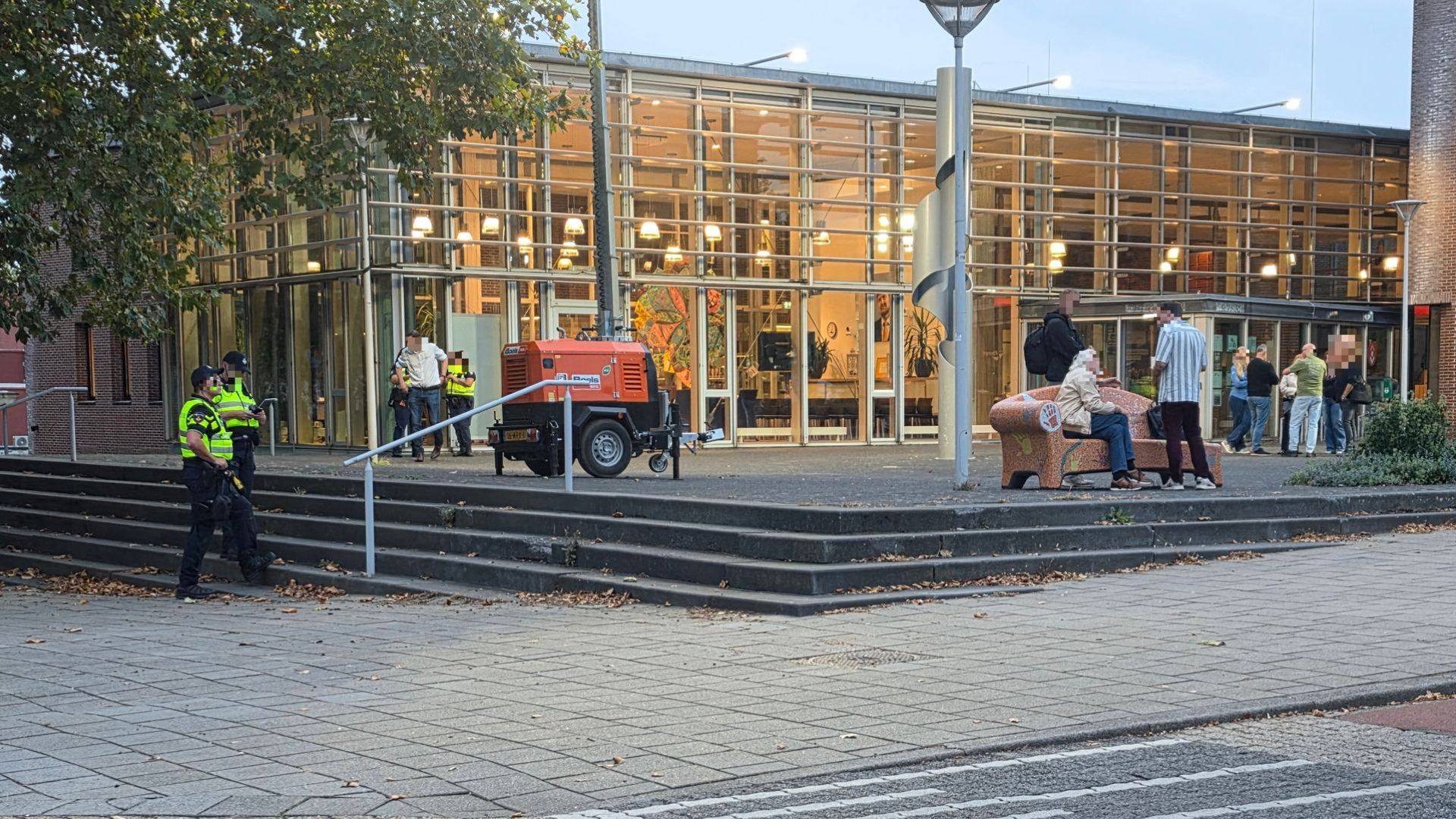 Politie en ME staan paraat voor demonstratie tegen AZC Rhenen