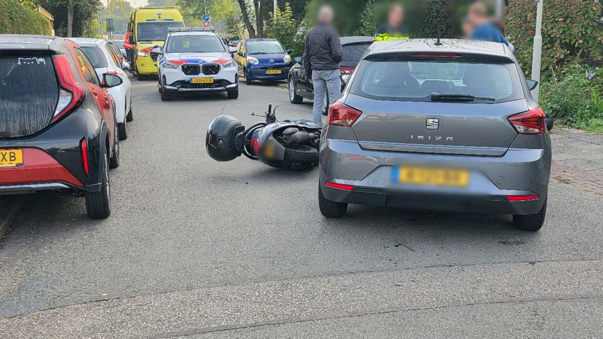 Scooterrijder gewond na aanrijding in Wageningen