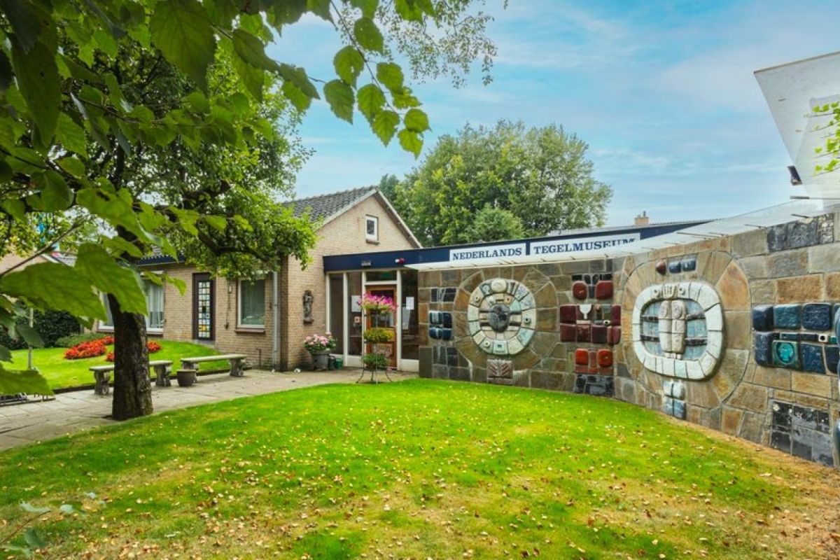 Kim Kok / Nederlands Tegelmuseum