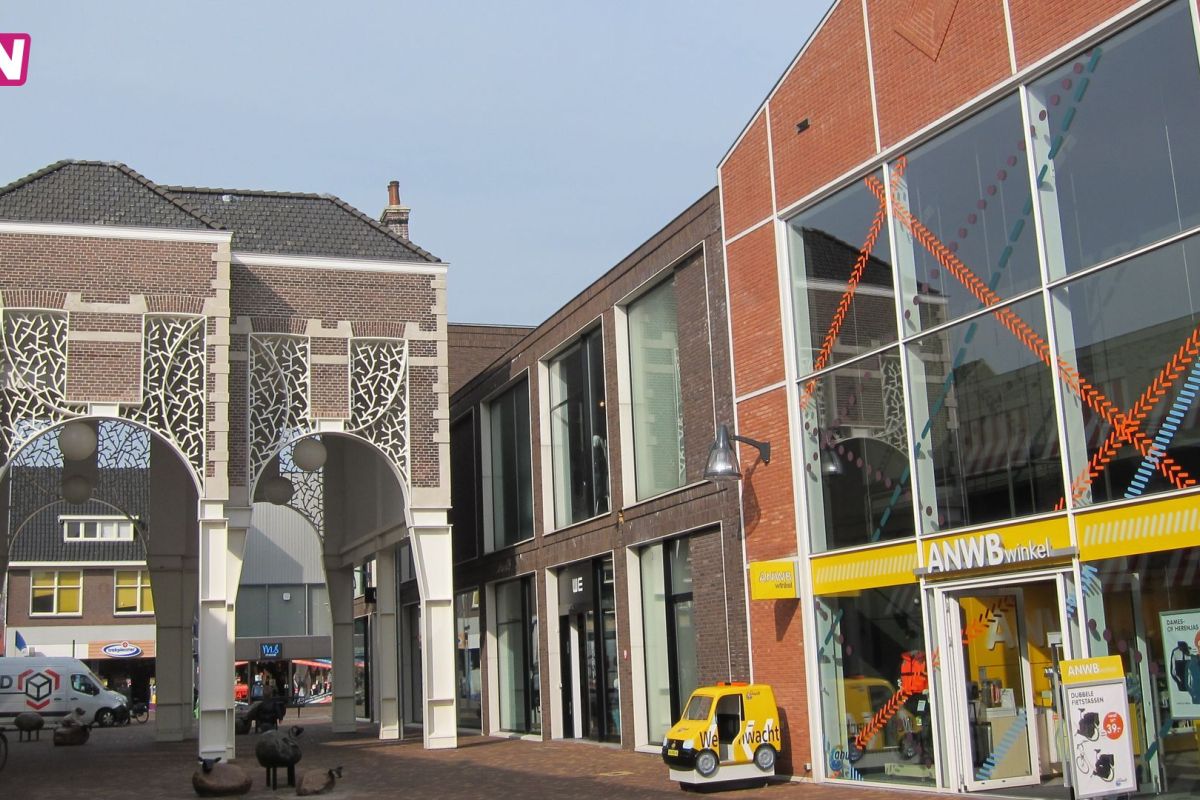 Henk Monster http://www.panoramio.com/user/1100550?with_photo_id=104040981